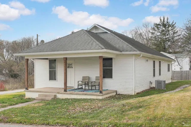 $249,900 | 2435 I Street, Bedford, IN 47421