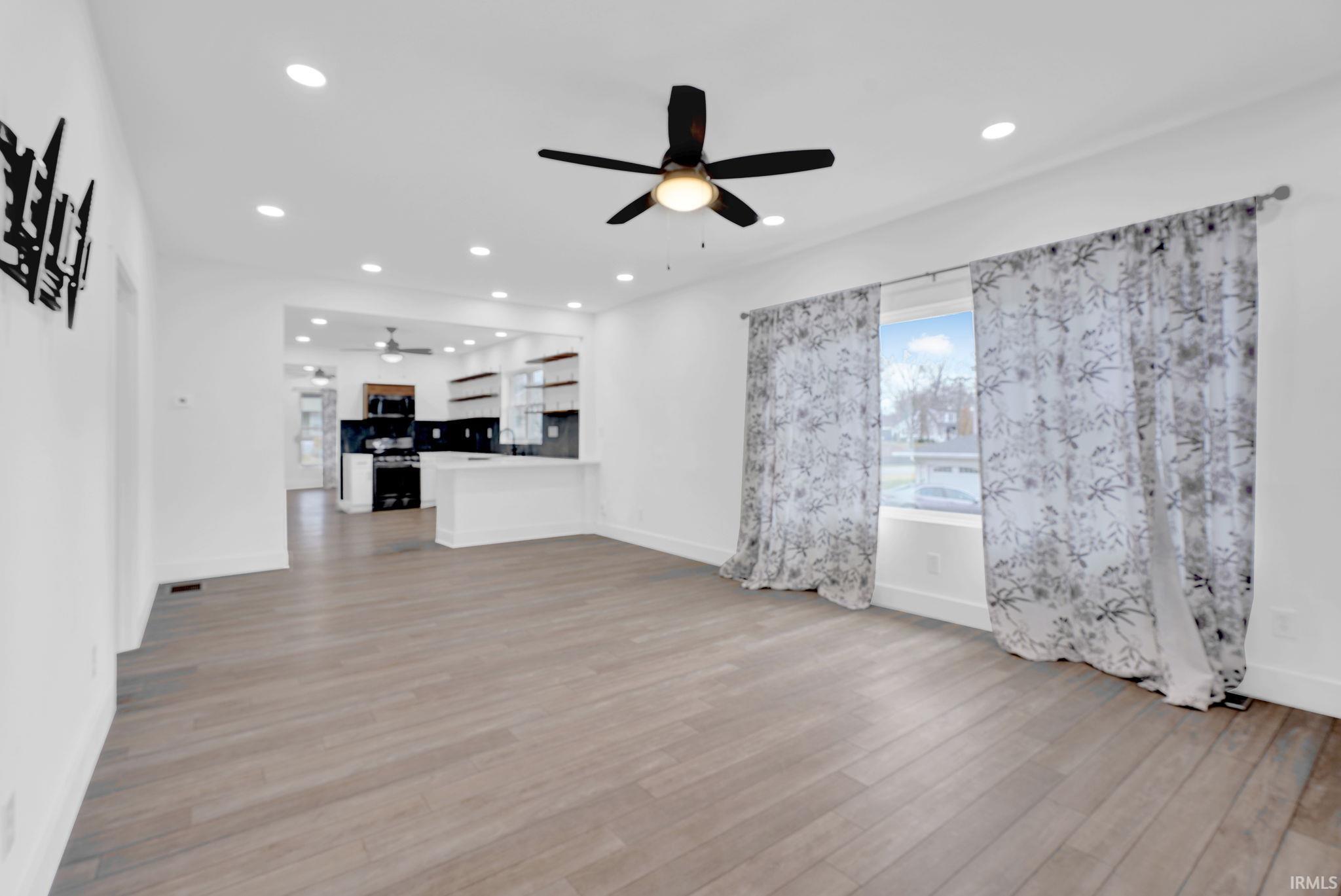 2435 I Street Bedford, IN 47421 - Photo 4 of 23