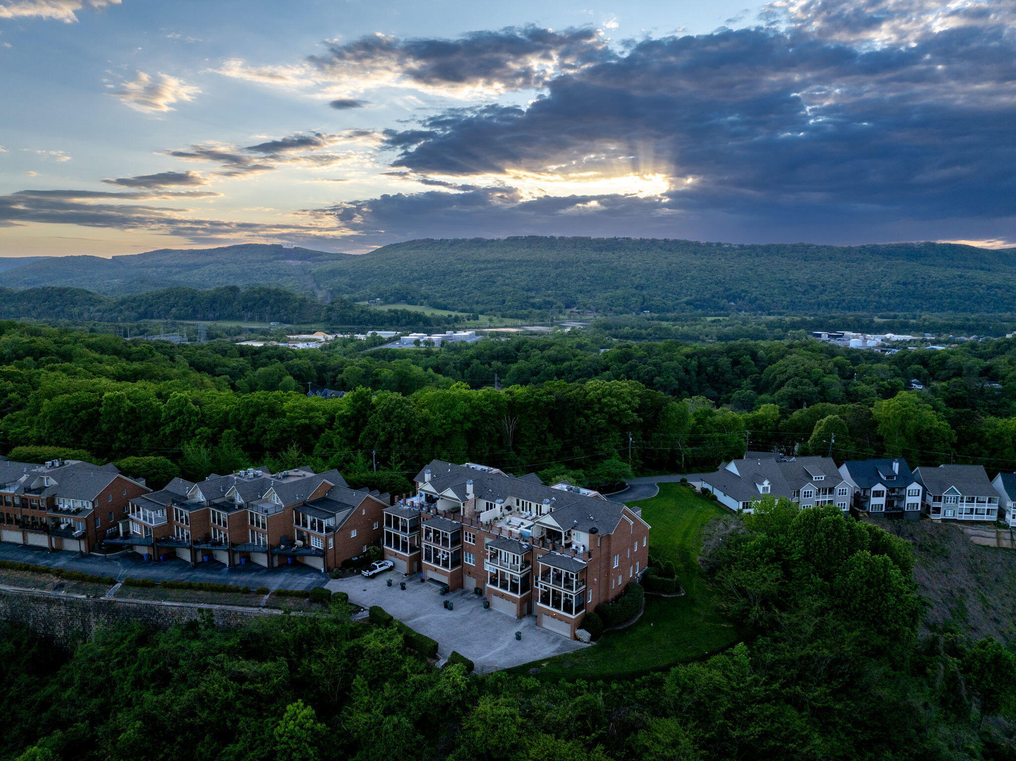 554 Whitehall Road, Unit 110 Chattanooga, TN 37405 - Photo 46 of 48 10-web-or-mls-DJI_20260413200233_0655_D-
