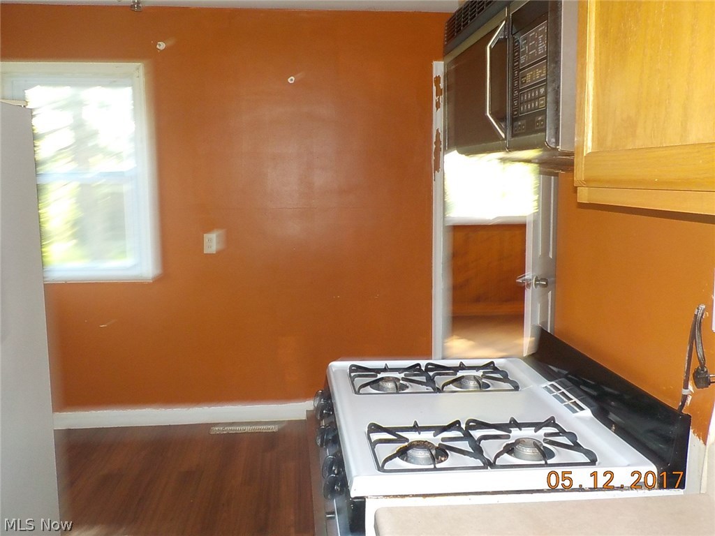 1682 Riverside Drive Akron, OH 44310 - Photo 11 of 25 Gallery Image 11