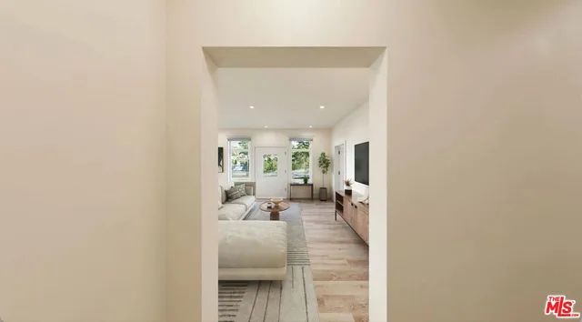 $6,000 | 2901 Raymond Avenue, Unit 2901, Los Angeles, CA 90007