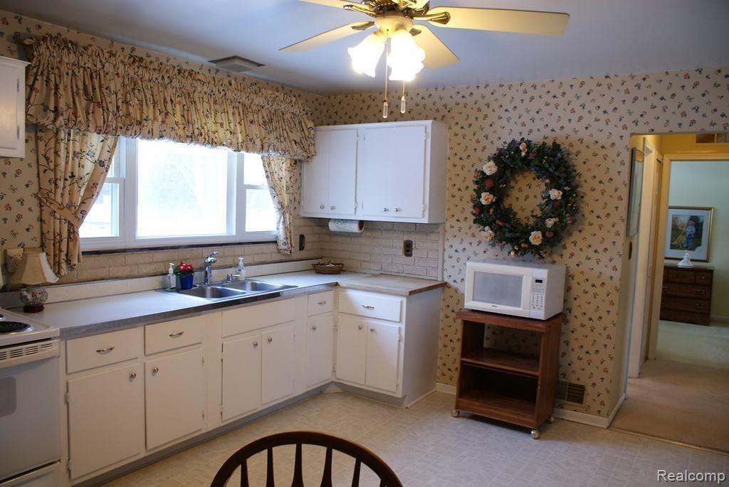 2171 Farnsworth Road Lapeer, MI 48446 - Photo 12 of 44 DSC06704.jpg