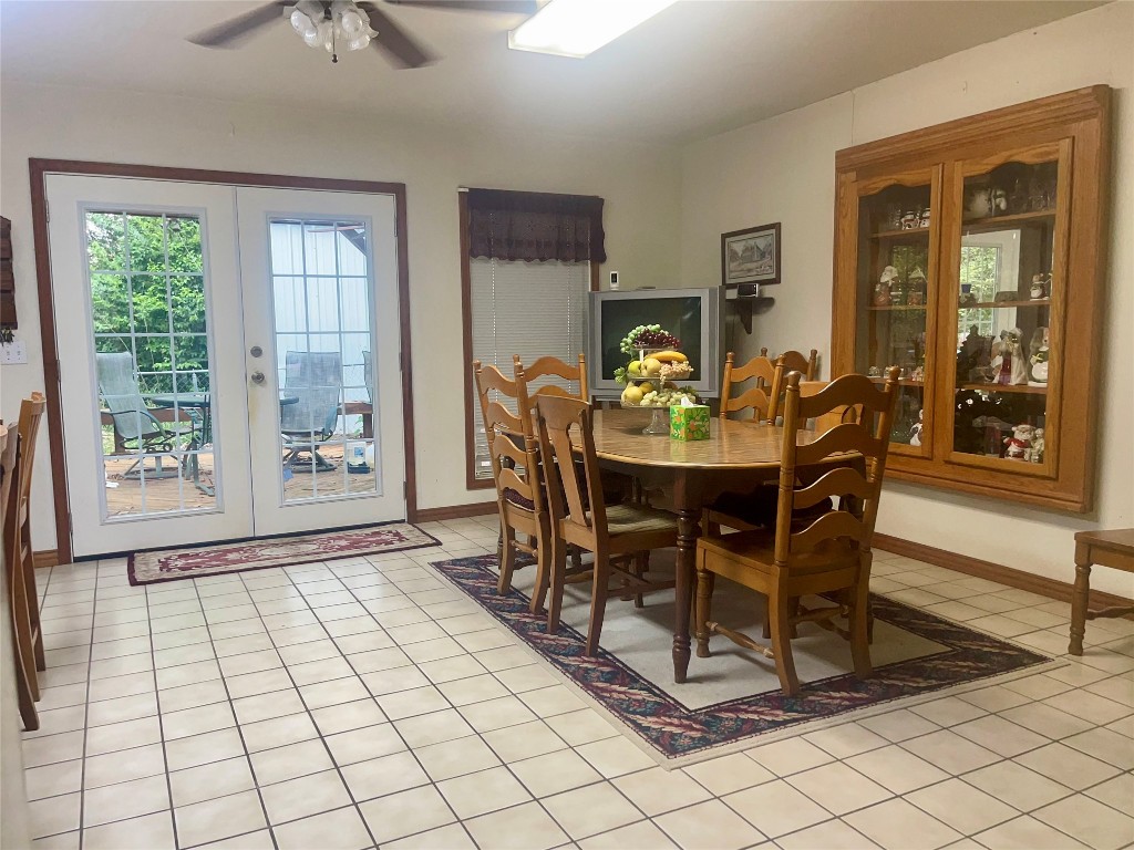 400 Center Street Buffalo, TX 75831 - Photo 5 of 16 primary dinning