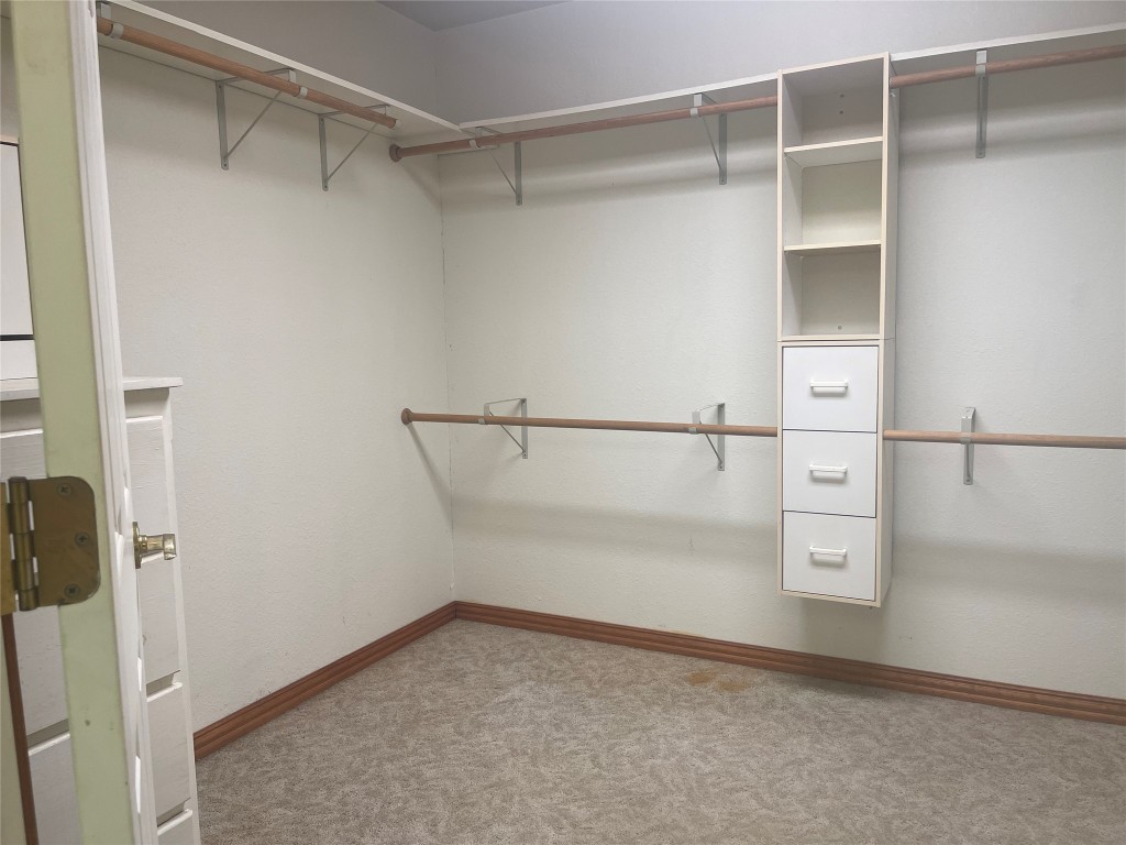 400 Center Street Buffalo, TX 75831 - Photo 9 of 16 primary closet