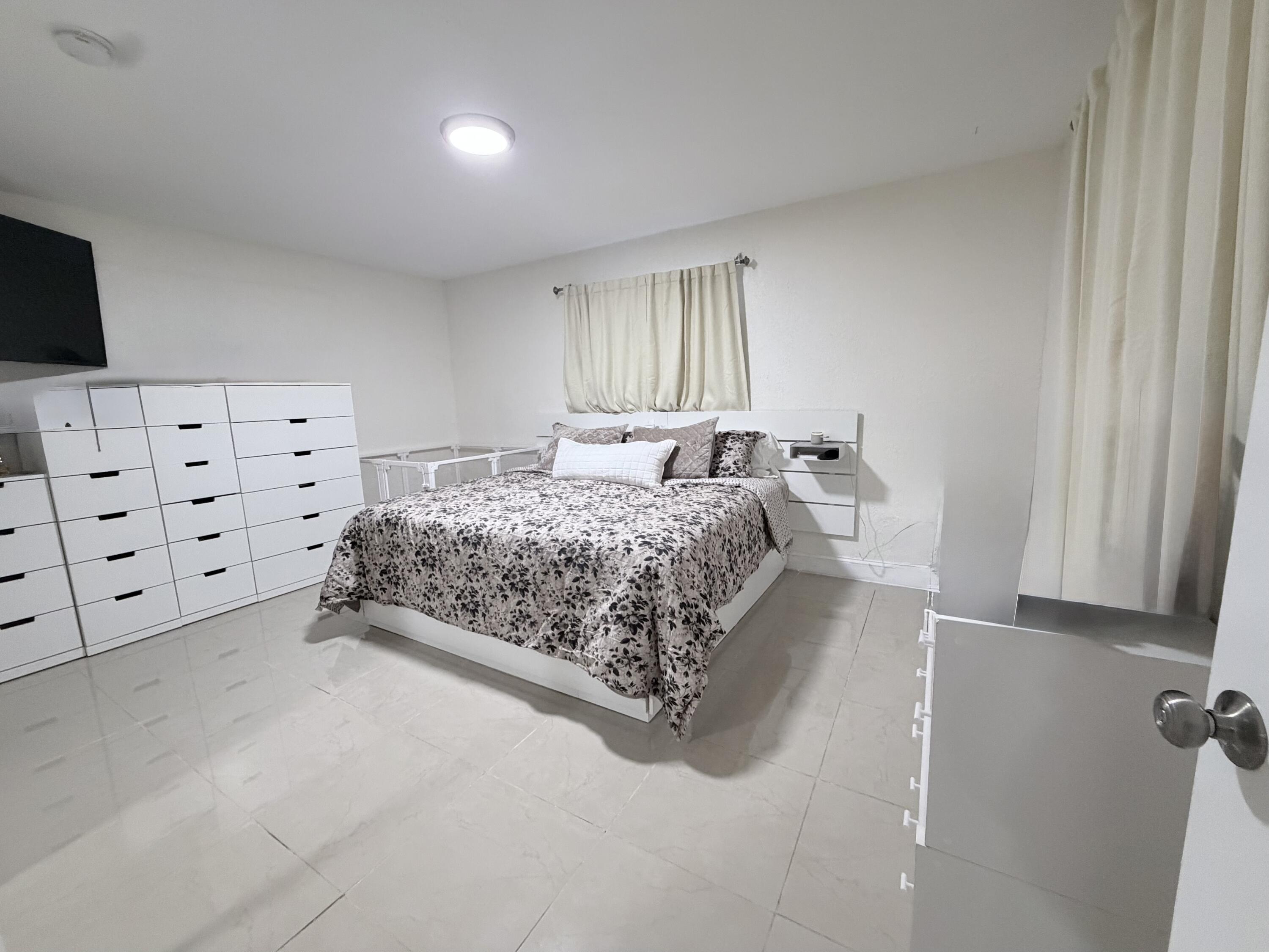 2000 Southwest 95th Terrace Miramar, FL 33025 - Photo 11 of 31 IMG_0261