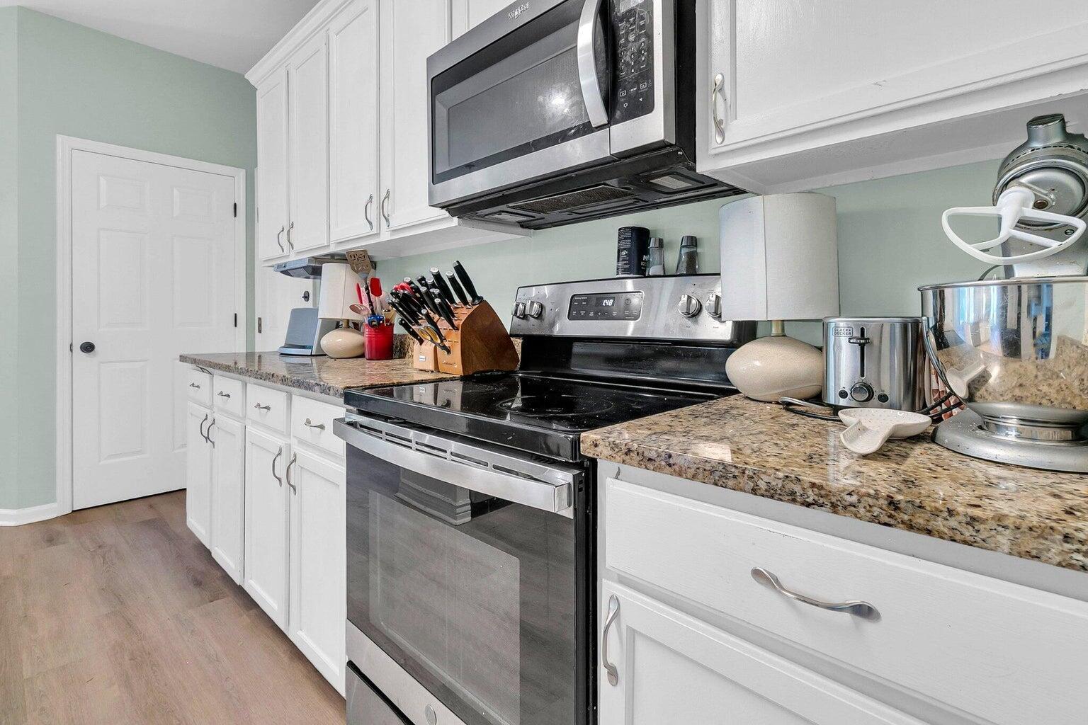 2724 Merwether Lane Mount Pleasant, SC 29466 - Photo 12 of 42 20240905004847453095000000-o