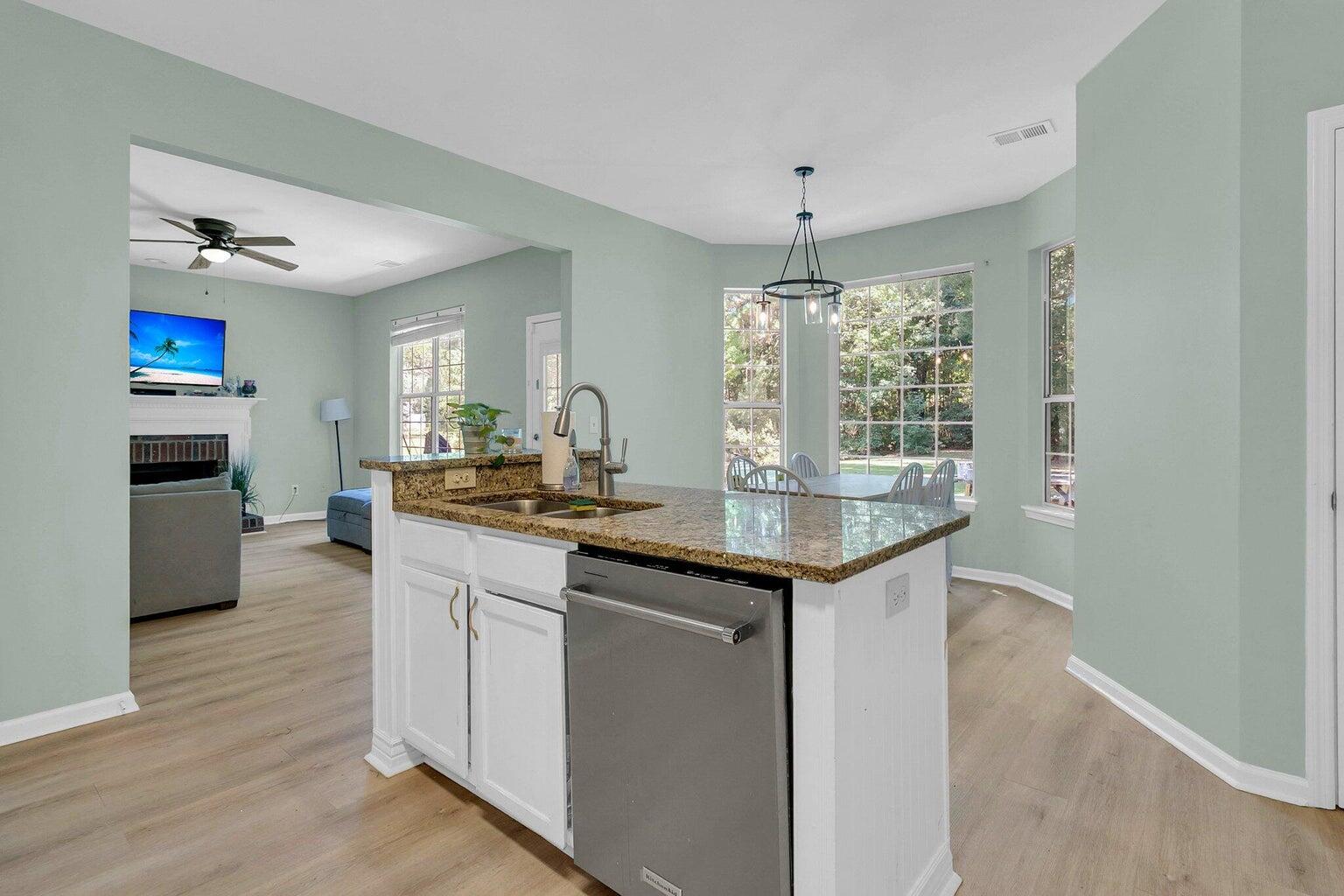 2724 Merwether Lane Mount Pleasant, SC 29466 - Photo 15 of 42 20240905004903636422000000-o