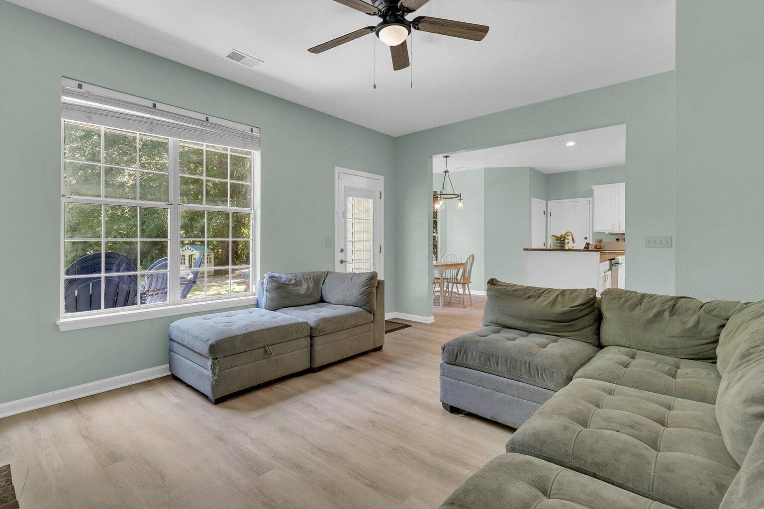 2724 Merwether Lane Mount Pleasant, SC 29466 - Photo 6 of 42 20240905004822042936000000-o
