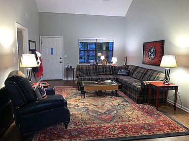 6746 Hickory Creek Road Chattanooga, TN 37421 - Photo 2 of 22 living room1