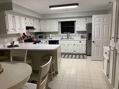 6746 Hickory Creek Road Chattanooga, TN 37421 - Photo 5 of 22 Kitchen