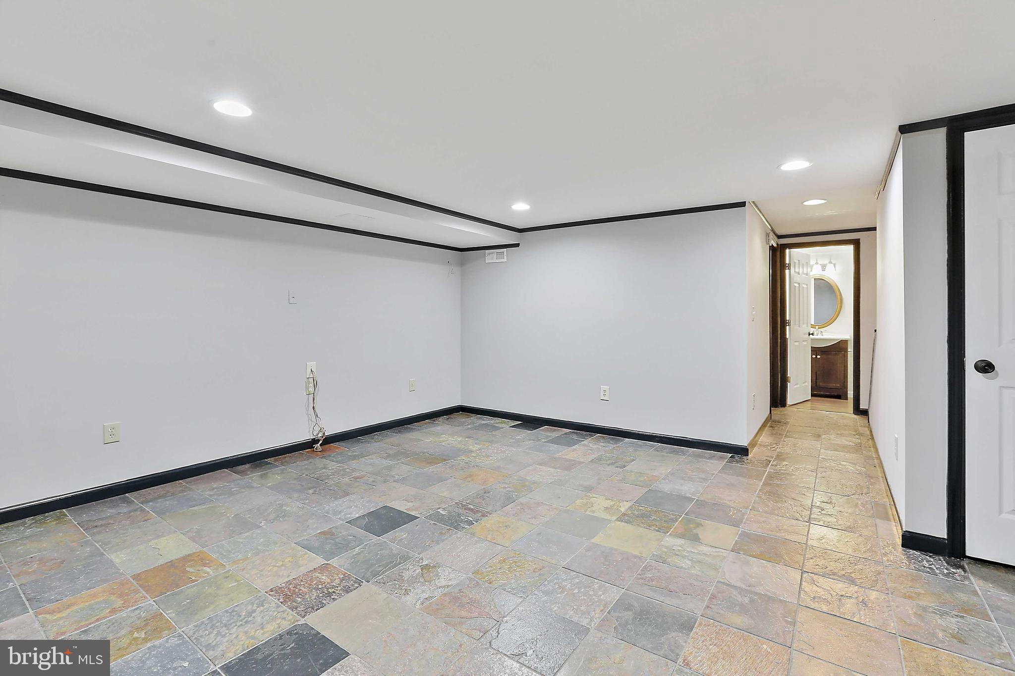7008 Sherwood Road, Unit 36 Baltimore, MD 21239 - Photo 34 of 44