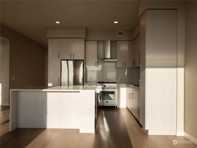 $7,245 | 1340 4th Avenue, Unit 5707, Seattle, WA 98101