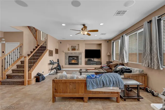 $2,550 | 8208 Seven Falls Street, North Las Vegas, NV 89085