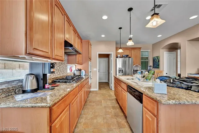 $2,550 | 8208 Seven Falls Street, North Las Vegas, NV 89085