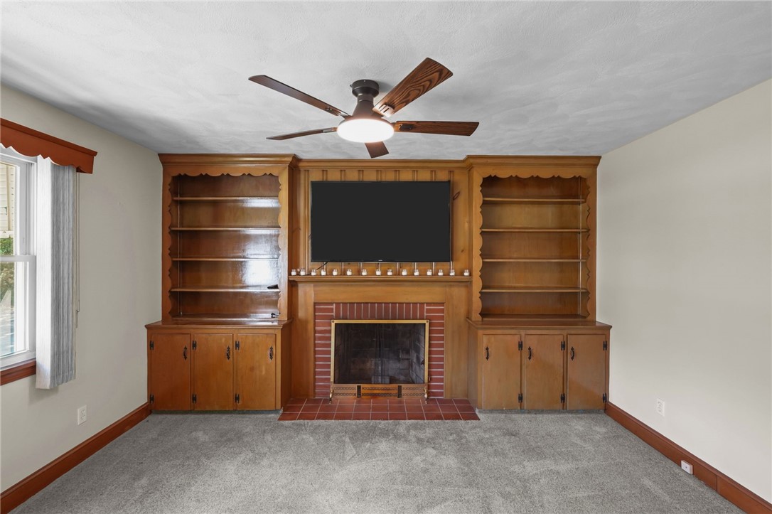 2 North Capalbo Drive Westerly, RI 02808 - Photo 4 of 34