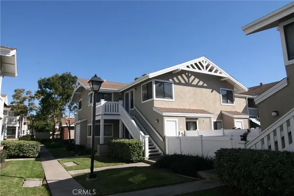 $3,200 | 225 Tarocco, Irvine, CA 92618