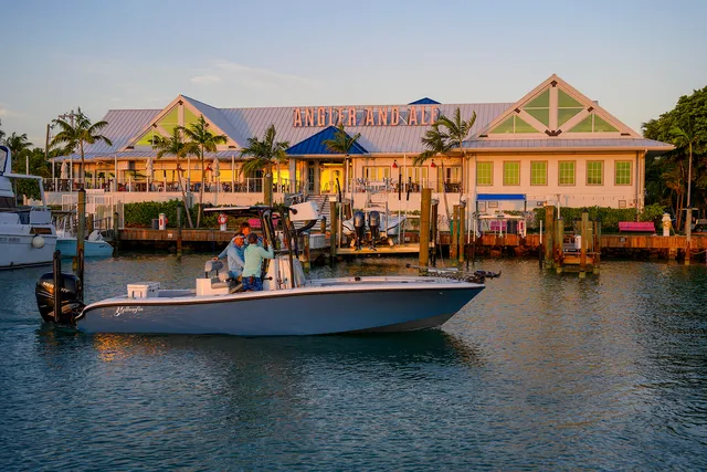 $899,999 | 210 Schooner Lane, Marathon, FL 33050