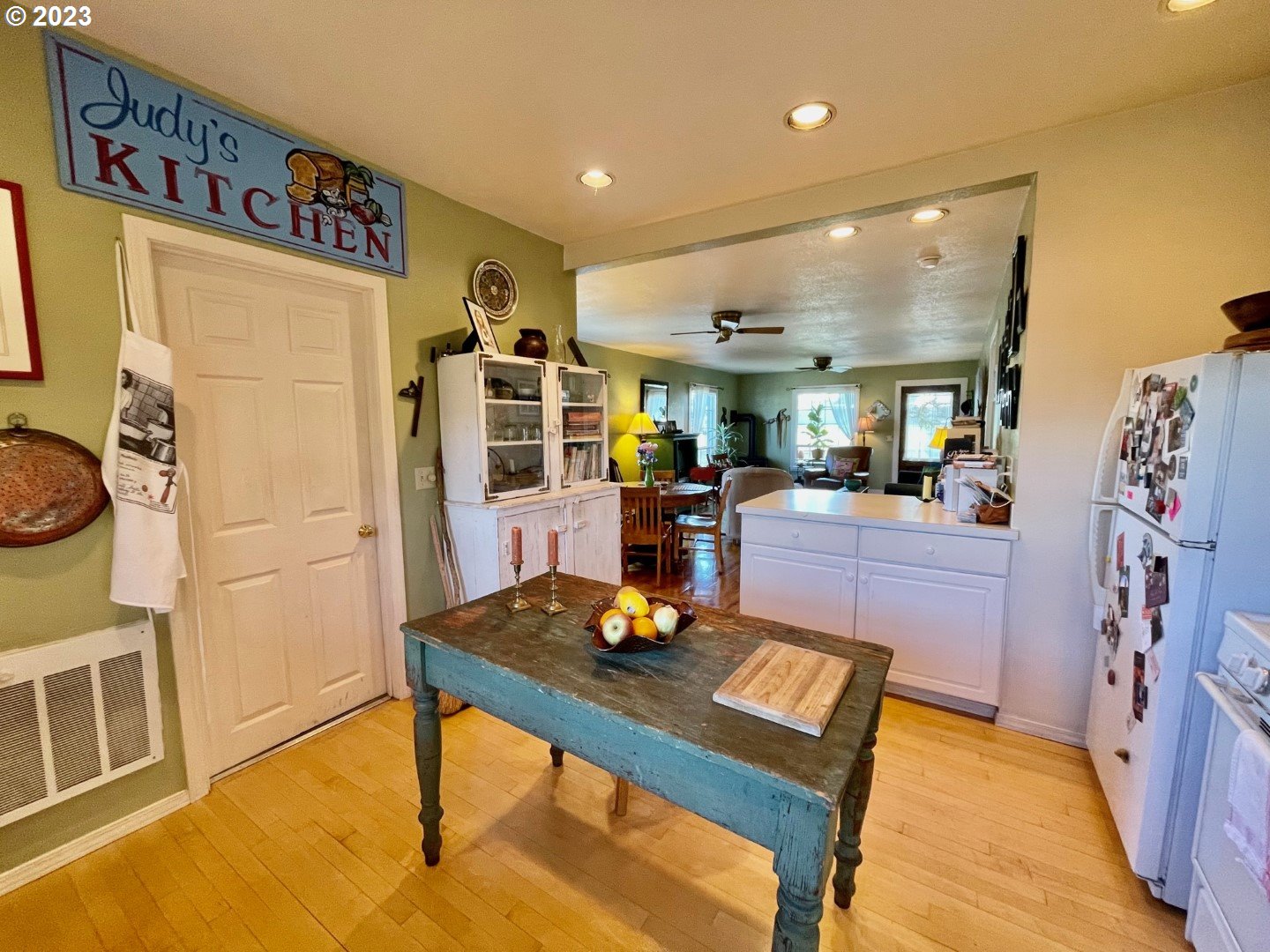 809 South Lake Street Joseph, OR 97846 - Photo 11 of 38 a living room with furniture and wooden floor