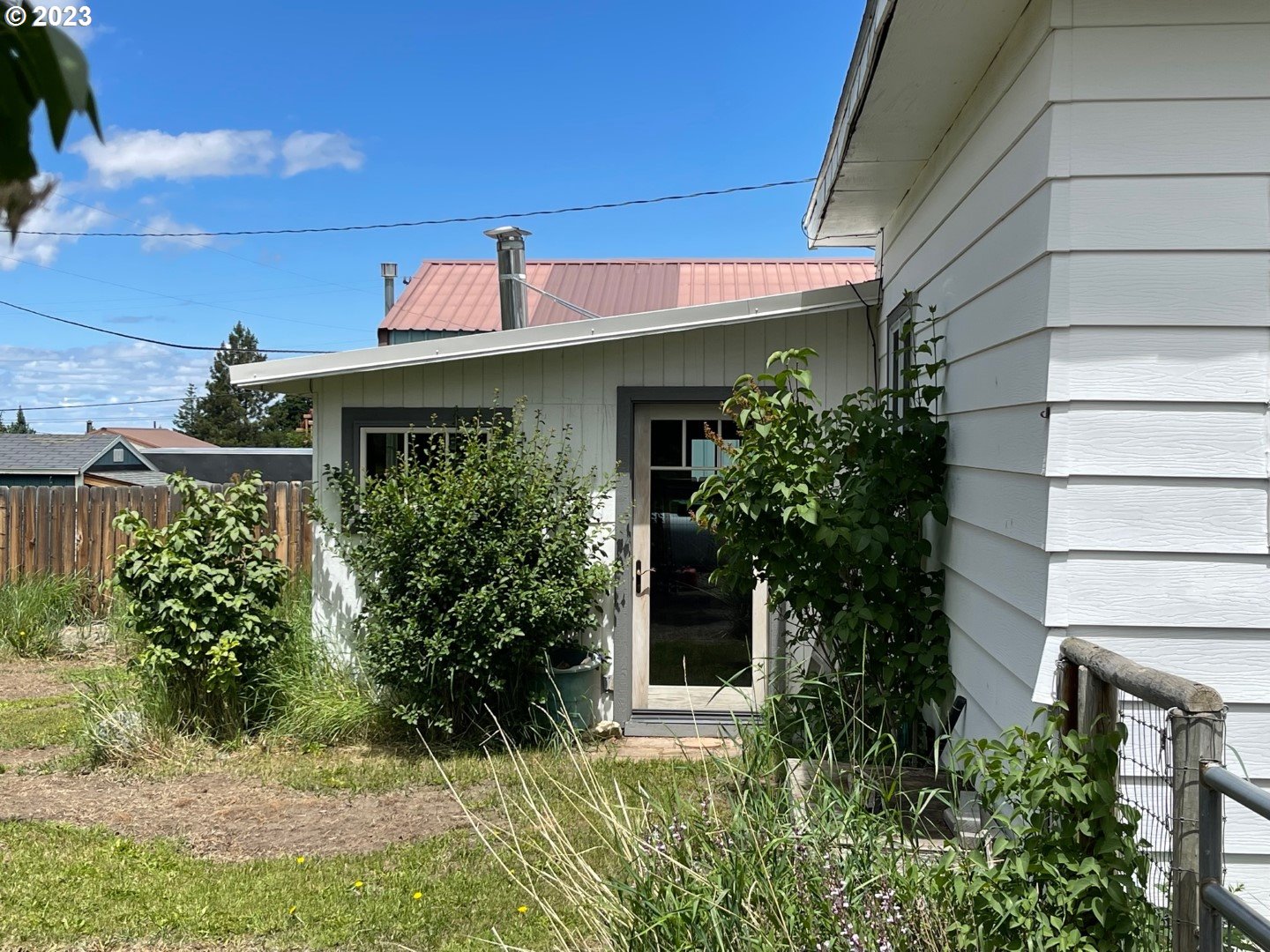 809 South Lake Street Joseph, OR 97846 - Photo 34 of 38 a front view of a house with a yard