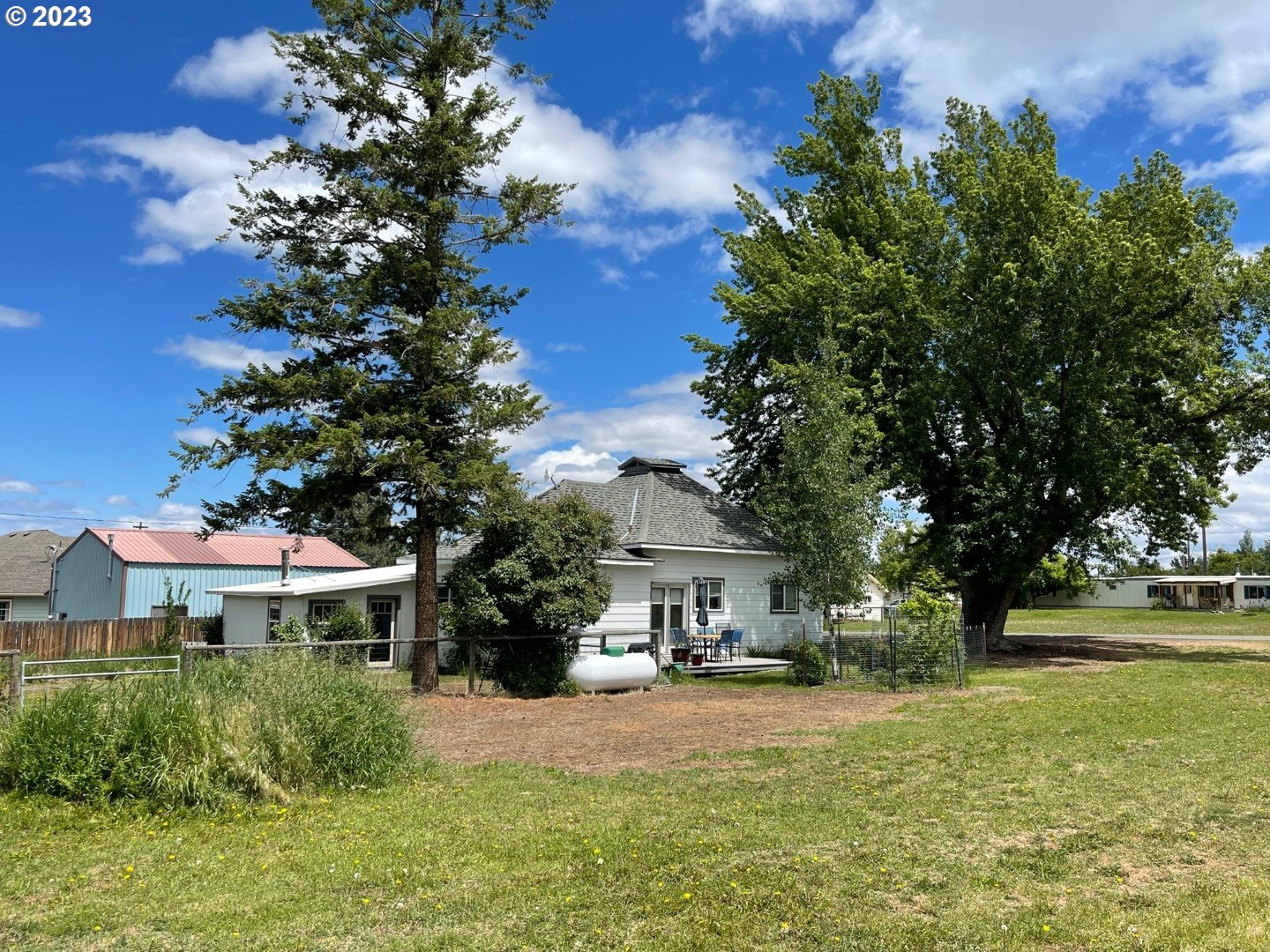 809 South Lake Street Joseph, OR 97846 - Photo 36 of 38 a front view of a house with a yard