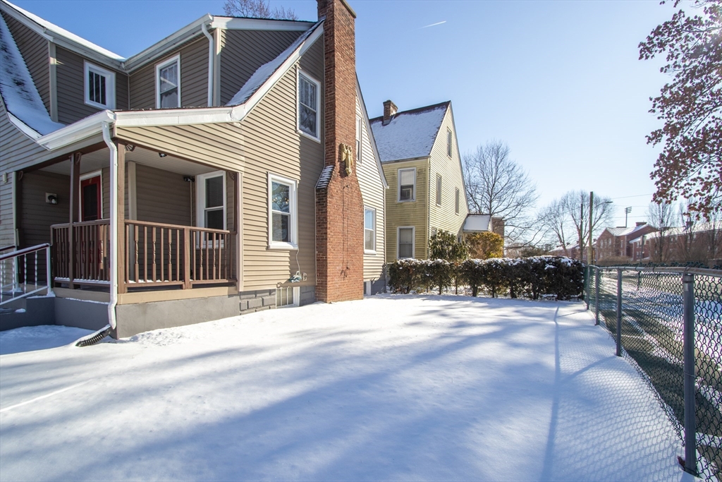 3 Mortimer Street Springfield, MA 01109 - Photo 4 of 34 Gallery Image 4