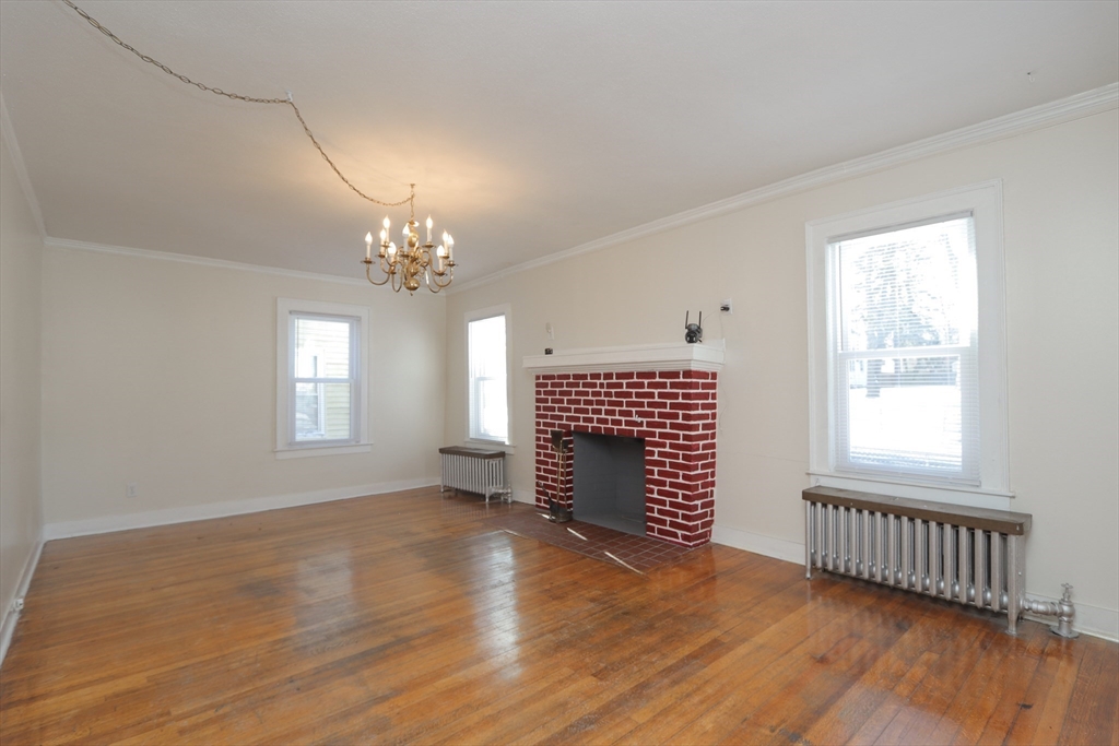 3 Mortimer Street Springfield, MA 01109 - Photo 5 of 34 Gallery Image 5