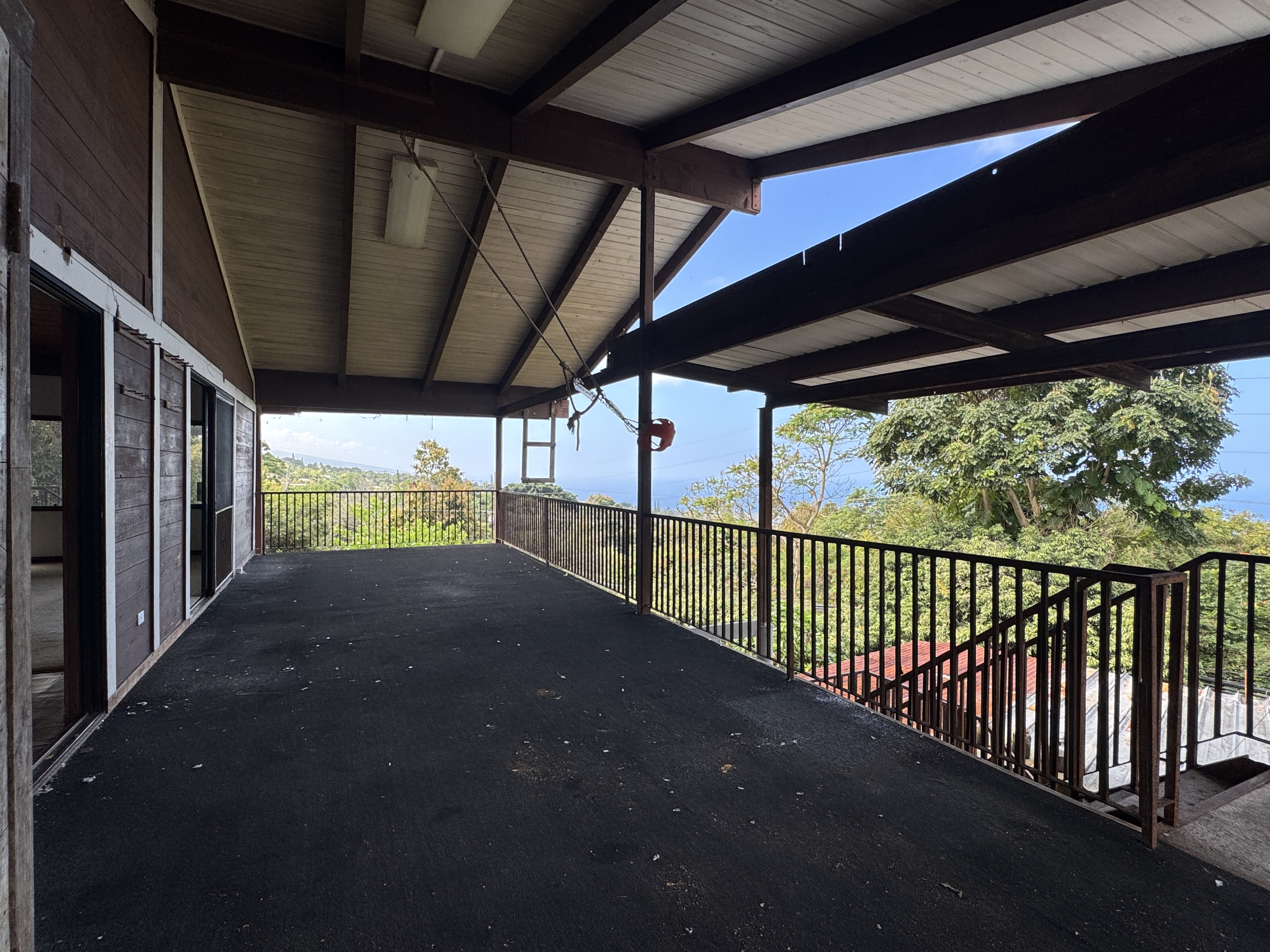 84-5040 Hawaiʻi Belt Road Captain Cook, HI 96704 - Photo 7 of 30 a view of porch with yard