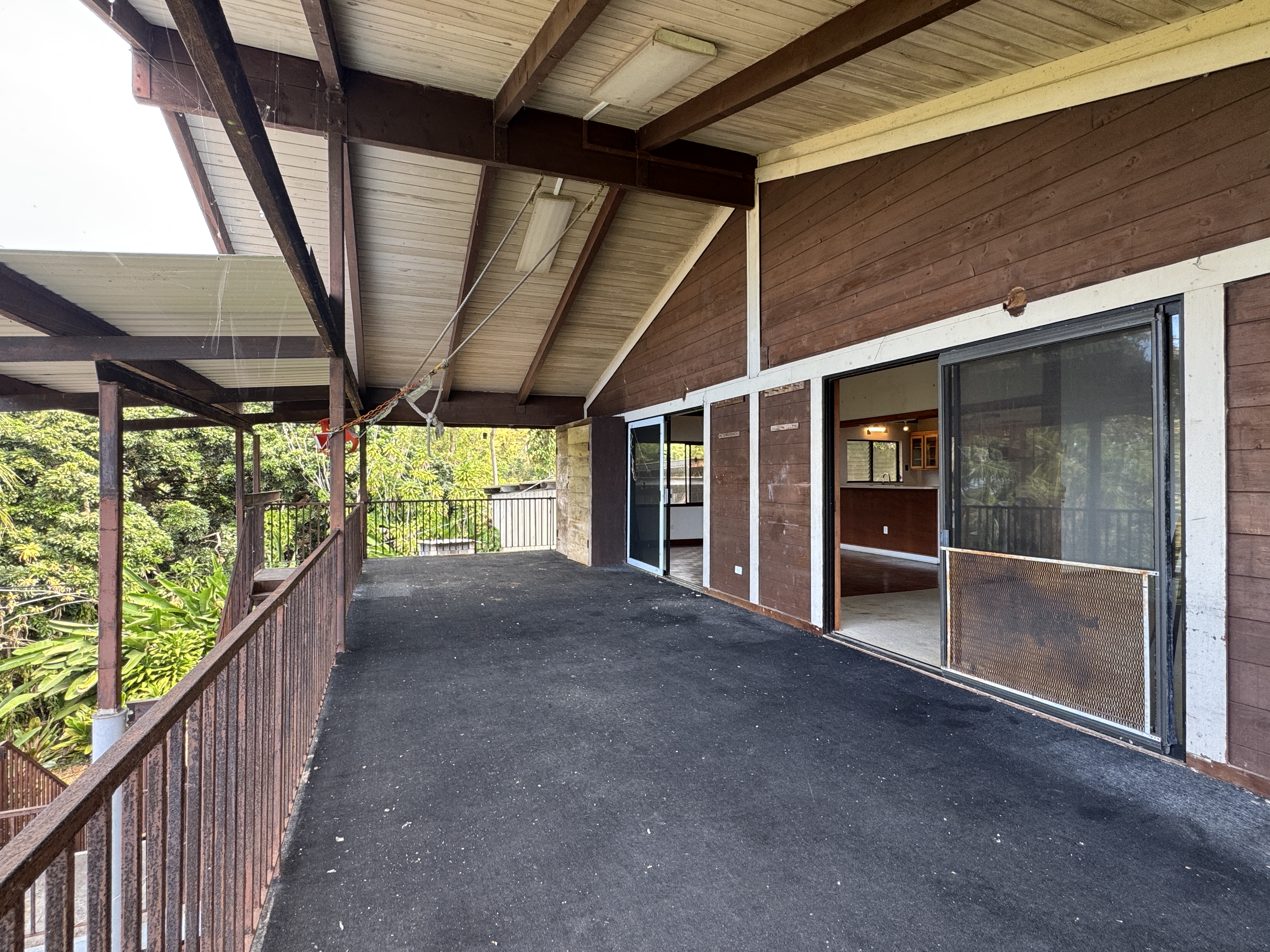 84-5040 Hawaiʻi Belt Road Captain Cook, HI 96704 - Photo 8 of 30 a view of a porch
