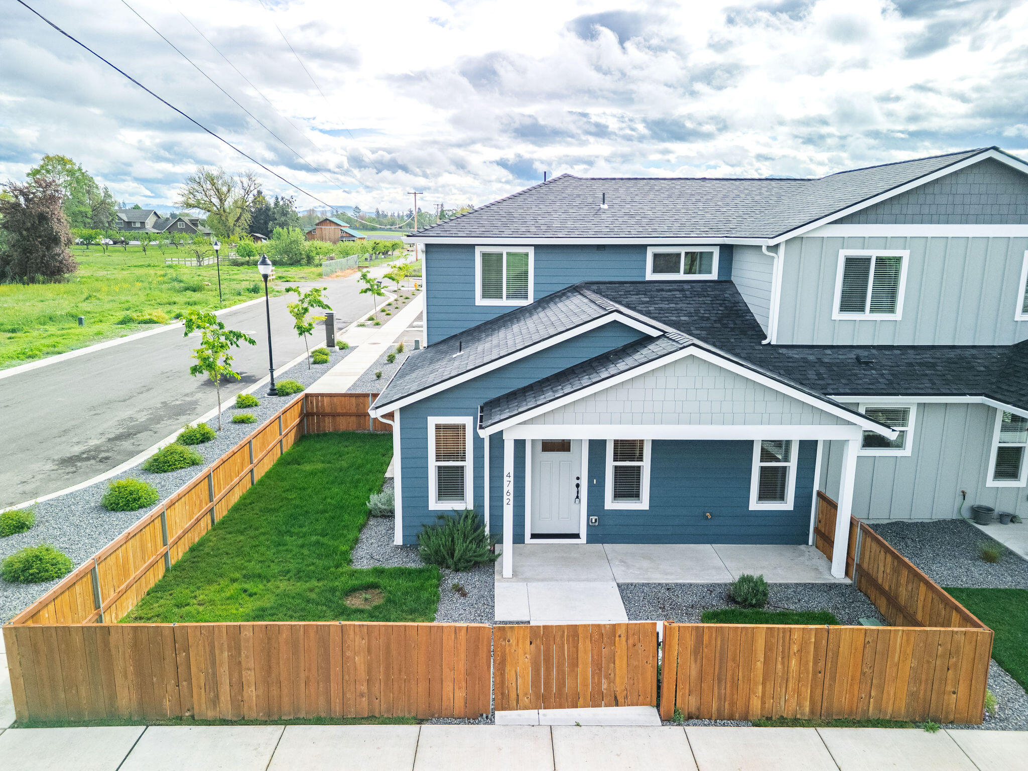 4762 Gebhard Road Central Point, OR 97502 - Photo 2 of 26