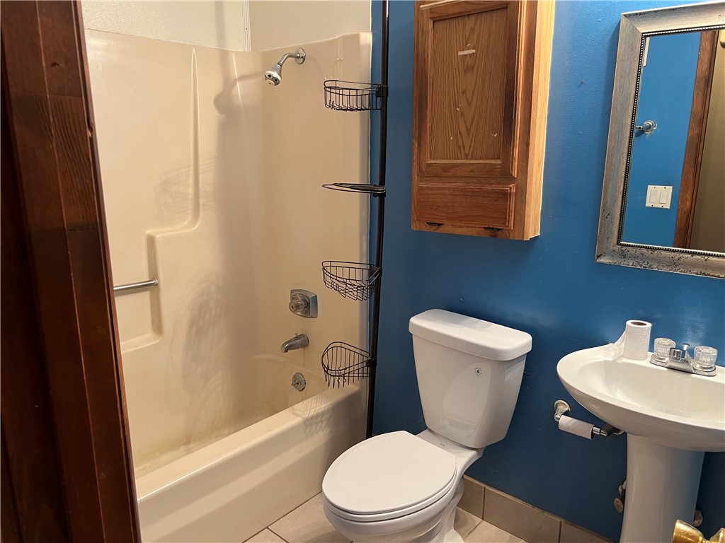 1306 East Chestnut Street Olney, IL 62450 - Photo 8 of 16