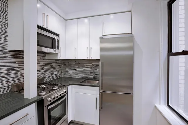 $3,750 | 467 Central Park West, Unit 6G | Upper West Side