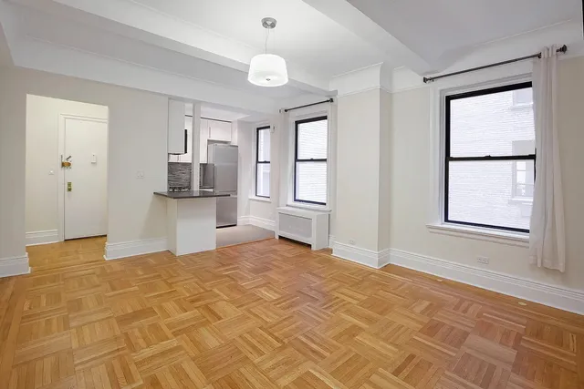 $3,750 | 467 Central Park West, Unit 6G | Upper West Side