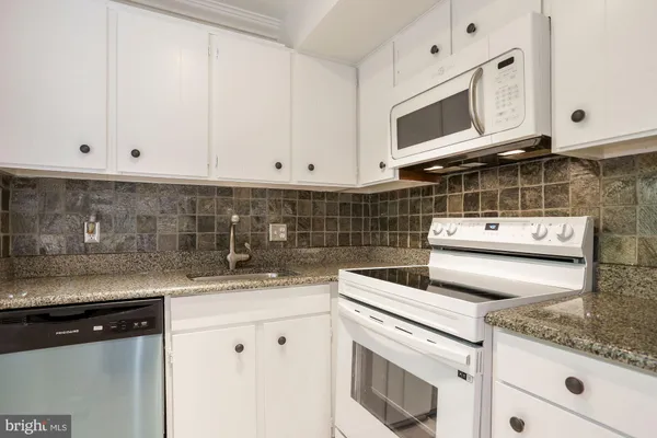 $2,600 | 3028 South Abingdon Street, Unit A1, Arlington, VA 22206