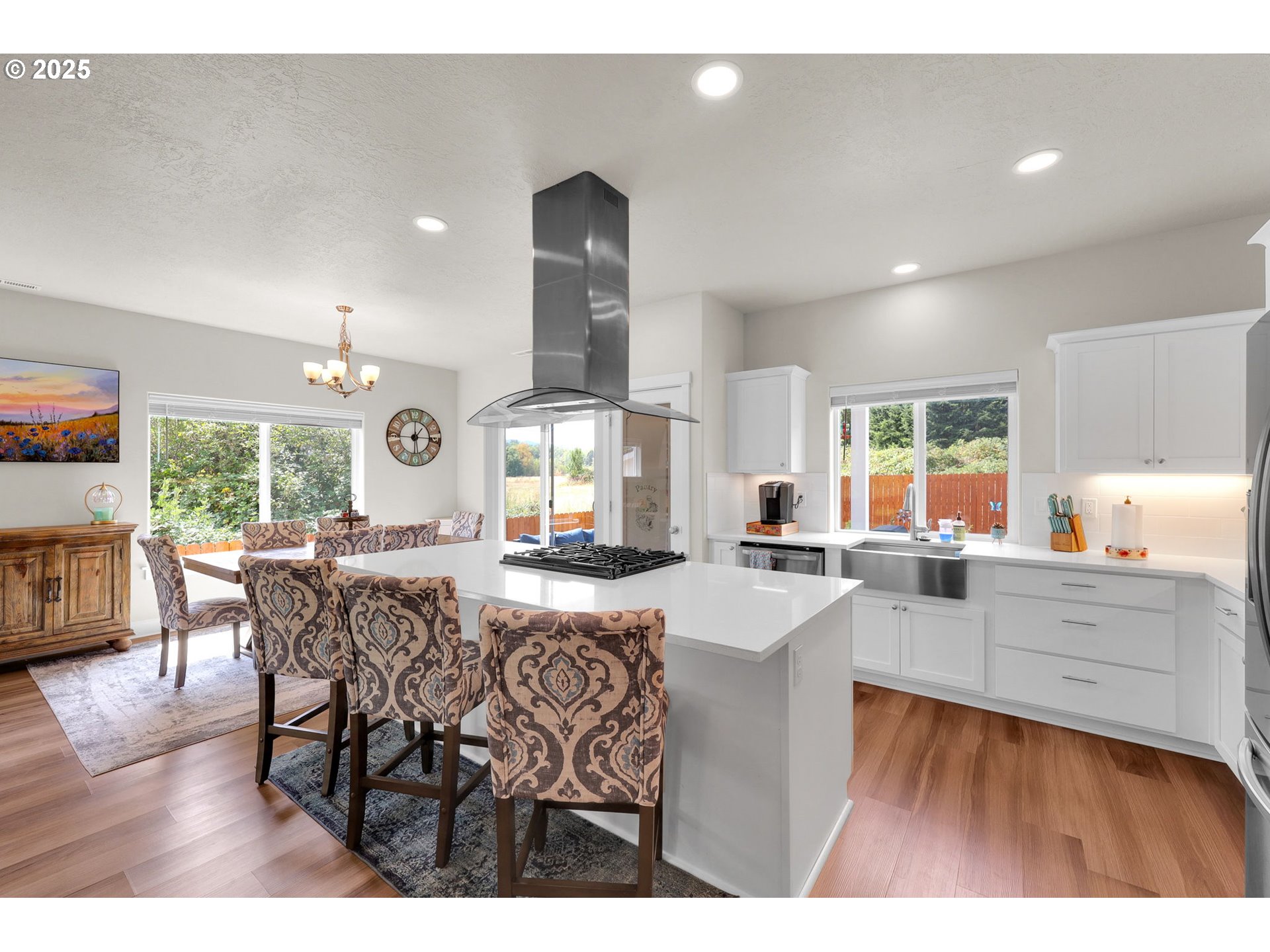 580 South 10th Street Monroe, OR 97456 - Photo 3 of 45 a living room with furniture and a wooden floor