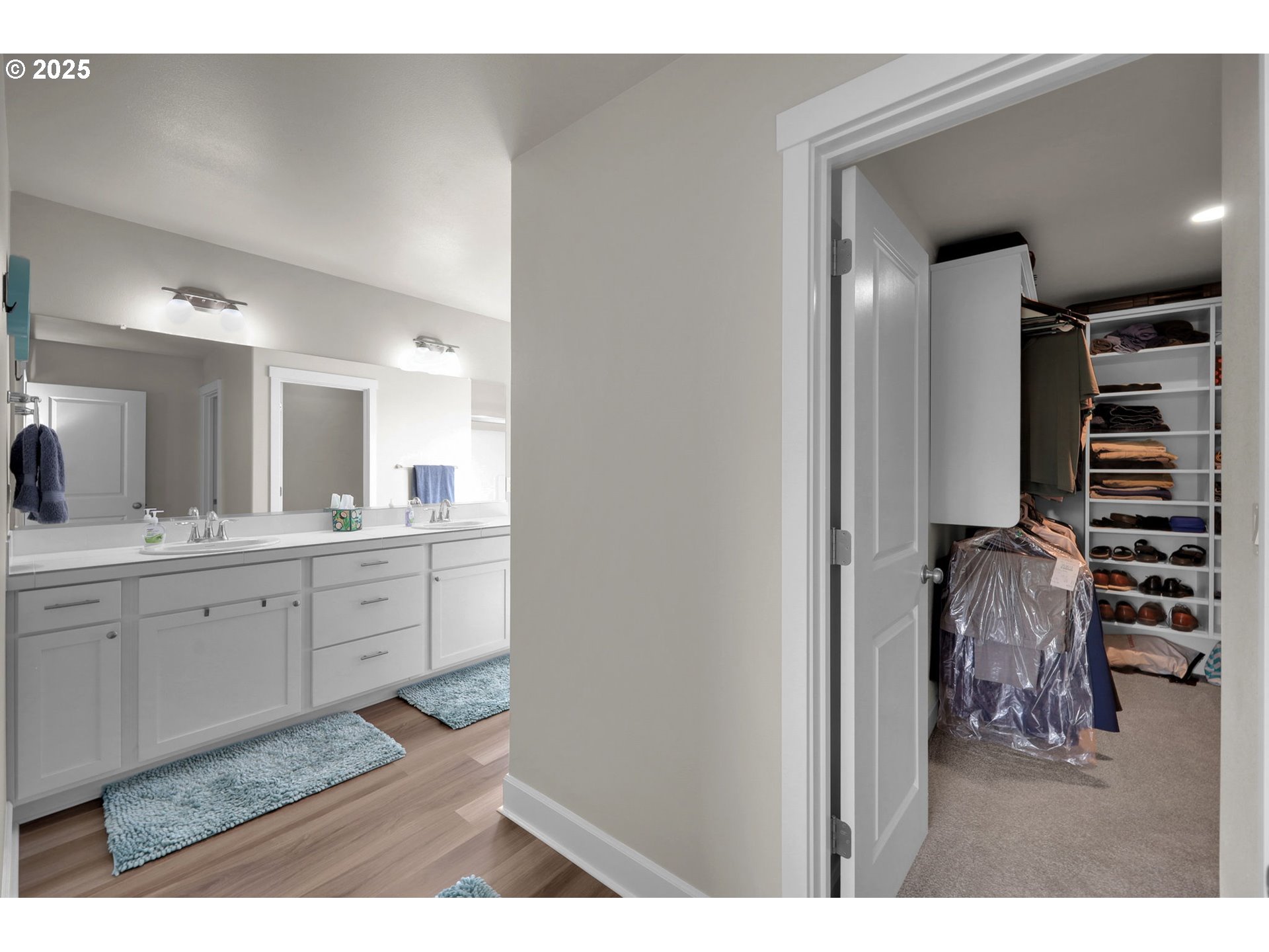 580 South 10th Street Monroe, OR 97456 - Photo 38 of 45 a bathroom with a sink a mirror and a toilet