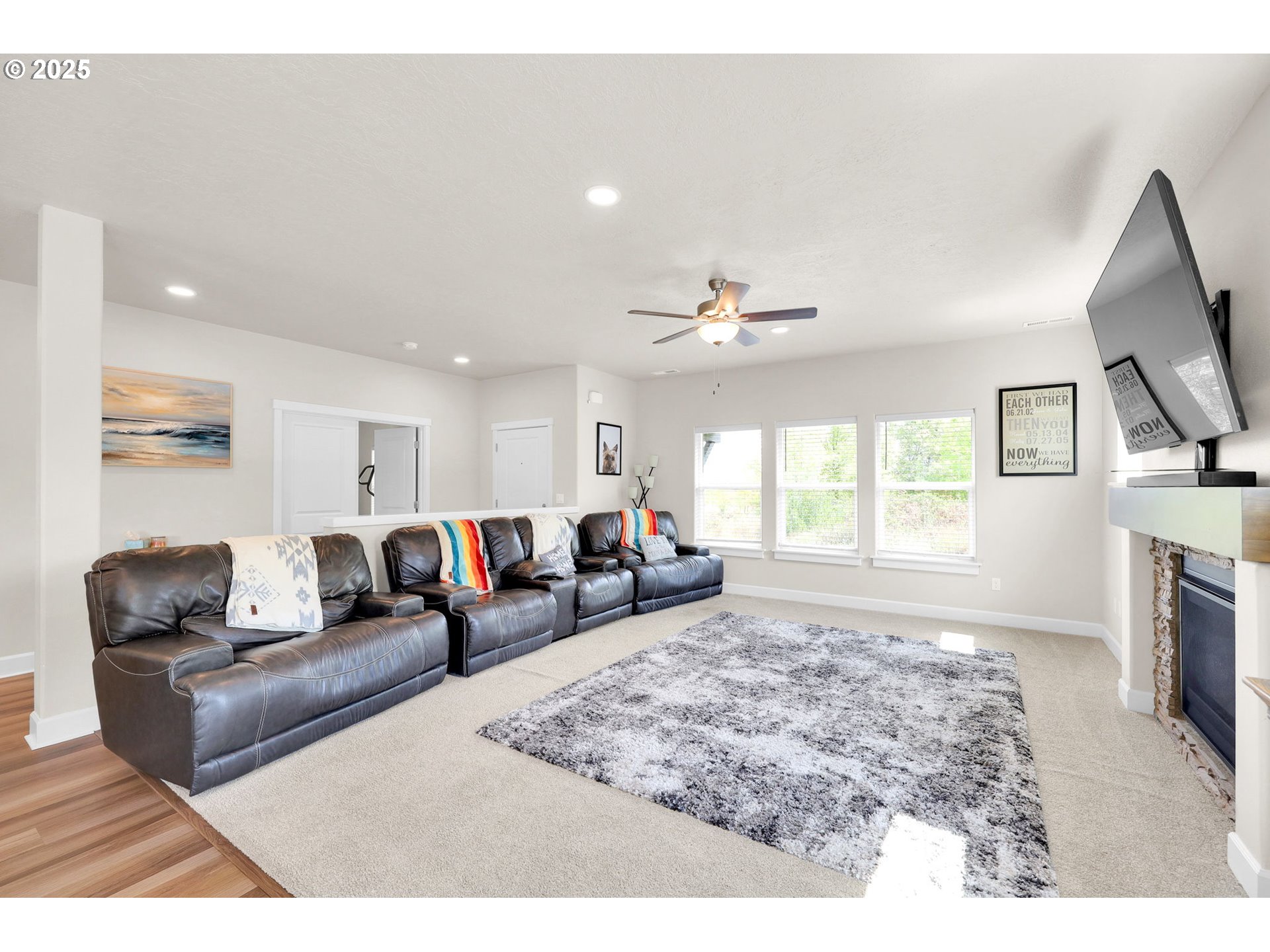 580 South 10th Street Monroe, OR 97456 - Photo 9 of 45 a living room with furniture and a flat screen tv