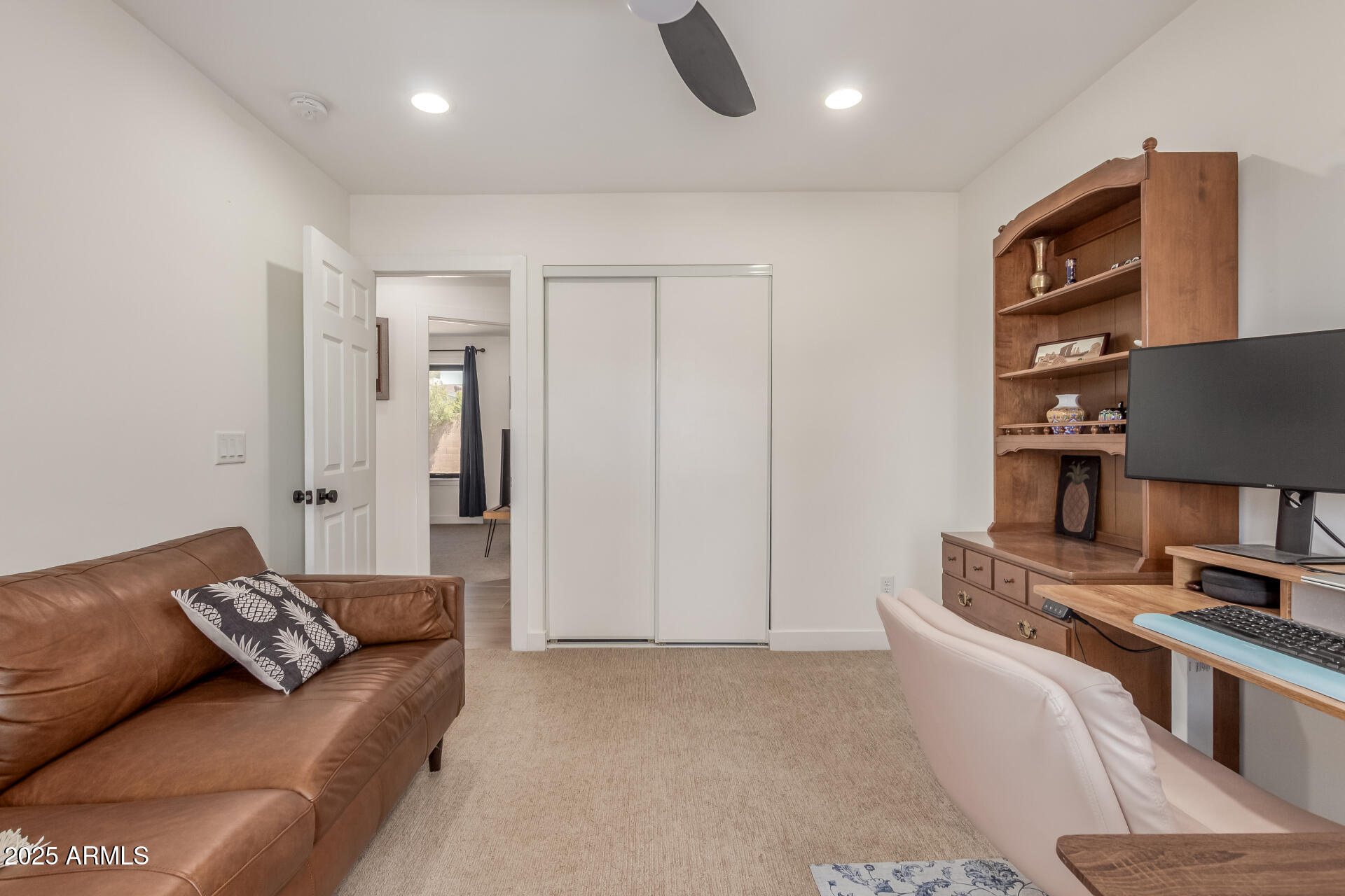 226 East McKinley Street Tempe, AZ 85288 - Photo 22 of 36 a living room with furniture