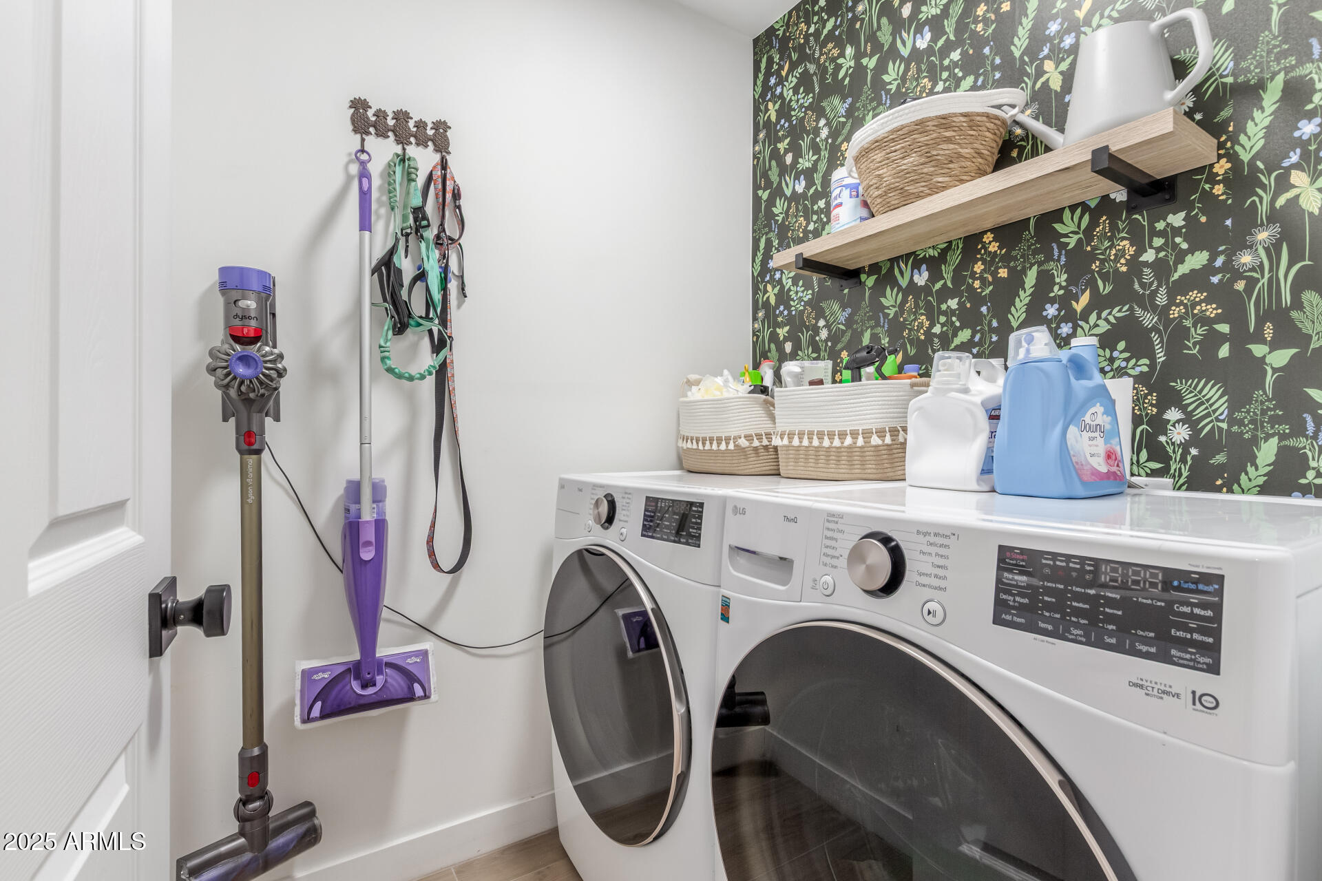 226 East McKinley Street Tempe, AZ 85288 - Photo 24 of 36 a utility room with dryer and washer