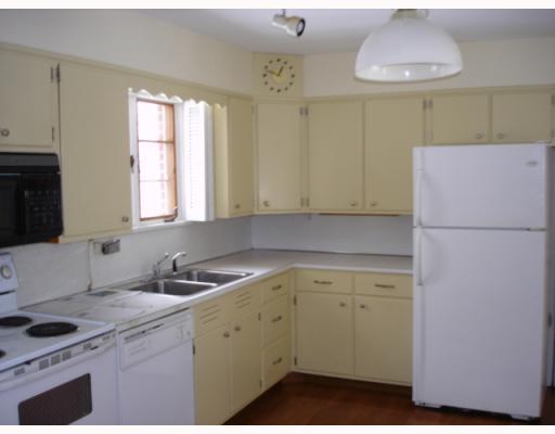 347 Ashton Road Sharon, PA 16146 - Photo 5 of 8 Kitchen.