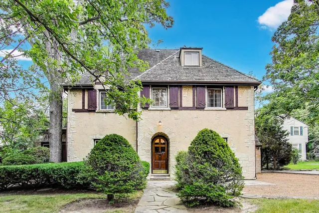 $875,000 | 835 Yale Lane, Highland Park, IL 60035