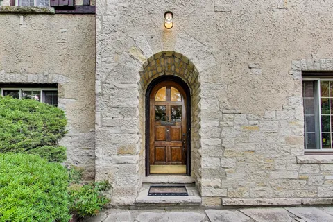 $849,000 | 835 Yale Lane, Highland Park, IL 60035