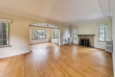 $849,000 | 835 Yale Lane, Highland Park, IL 60035