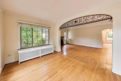 $849,000 | 835 Yale Lane, Highland Park, IL 60035