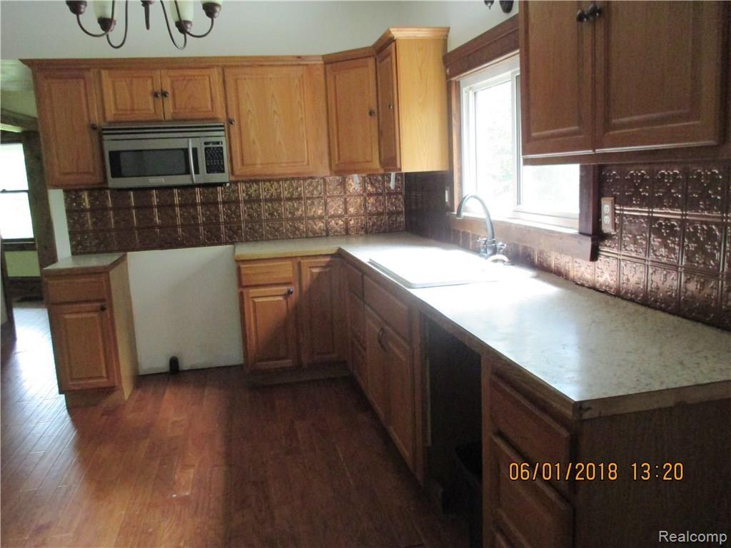 4949 Millis Road North Branch, MI 48461 - Photo 7 of 24 IMG_3178.JPG