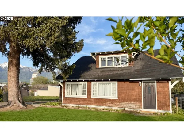 $325,000 | 608 Southwest 2nd Street, Enterprise, OR 97828