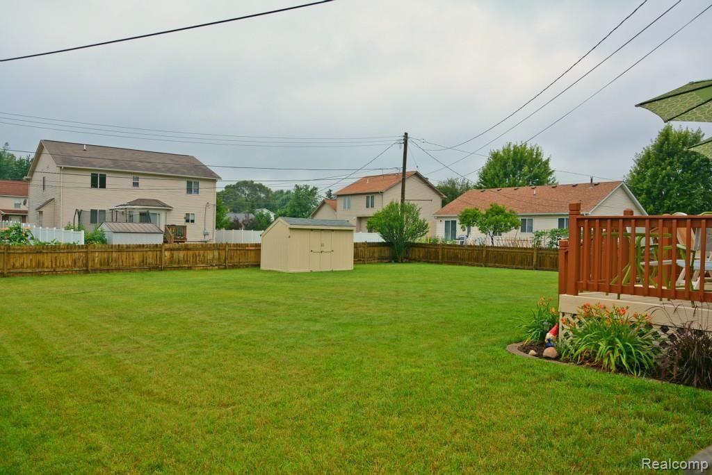 2842 Gerald Avenue Rochester, MI 48307 - Photo 4 of 40 Fully Fenced