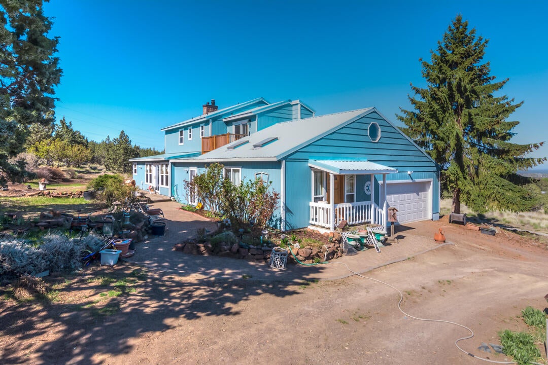 7861 Southwest Ridge Lane Powell Butte, OR 97753 - Photo 1 of 38 Ridge Ln SW 7861 (5 of 38)