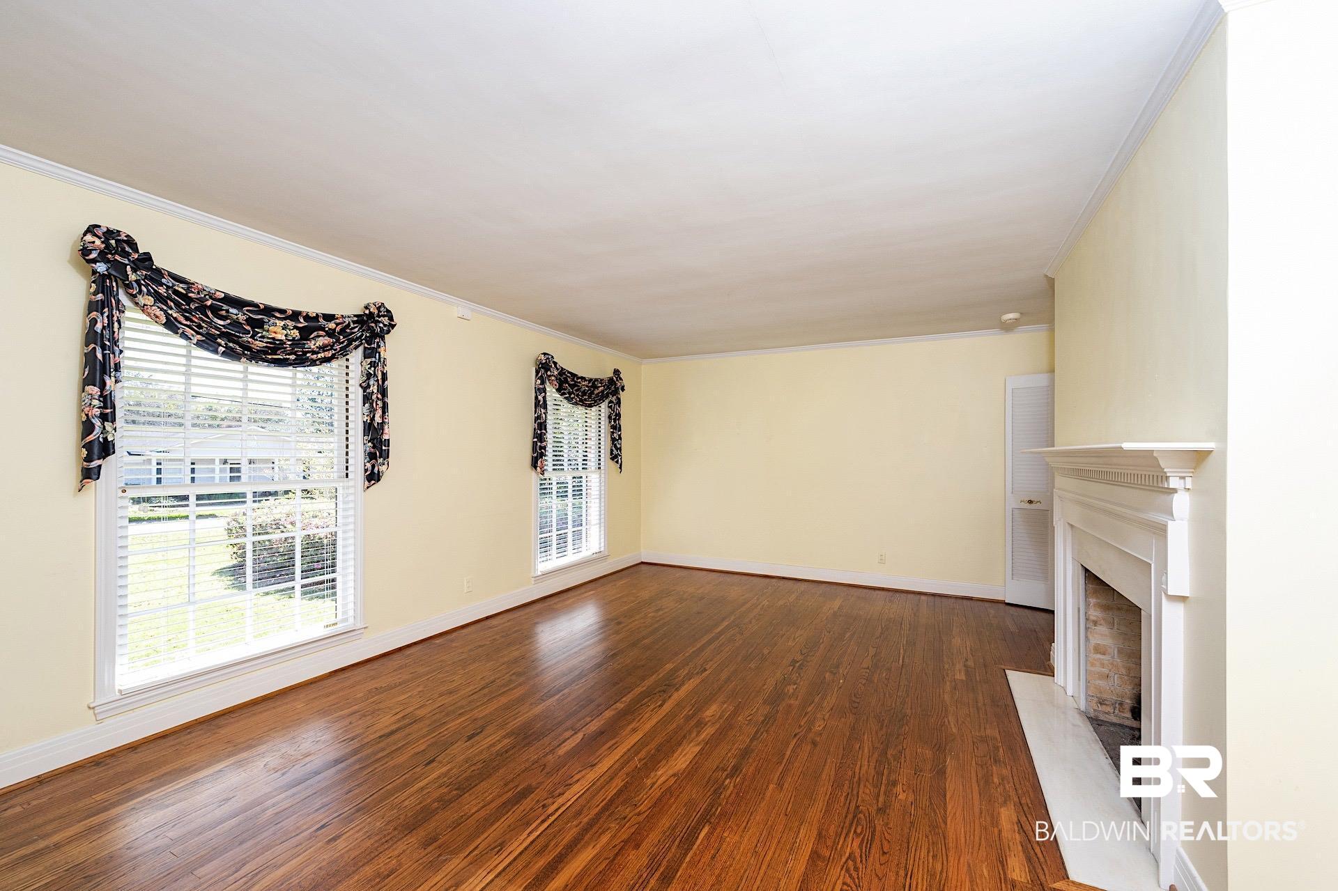 155 Oakway Drive Mobile, AL 36608 - Photo 10 of 31 Hardwood Flooring