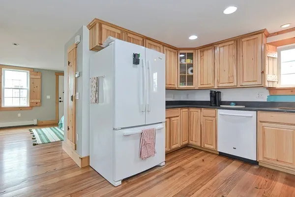 $689,000 | 8 Woodwards Lane, Taunton, MA 02780