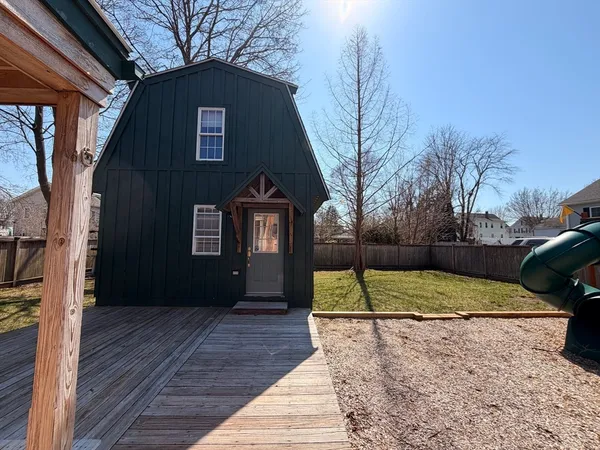 $689,000 | 8 Woodwards Lane, Taunton, MA 02780